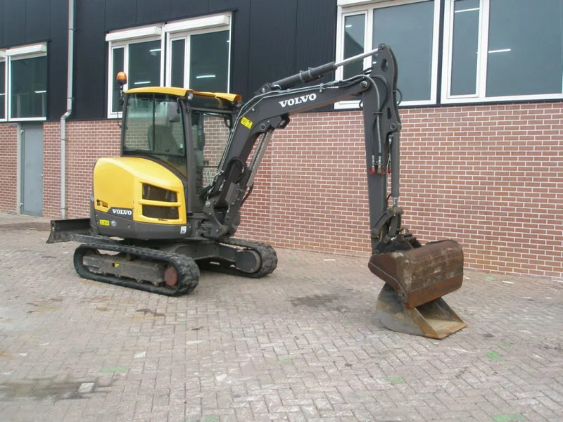Volvo EC35D - Mini rýpadlo: obrázek 4 Volvo EC35D - Mini rýpadlo: obrázek 4