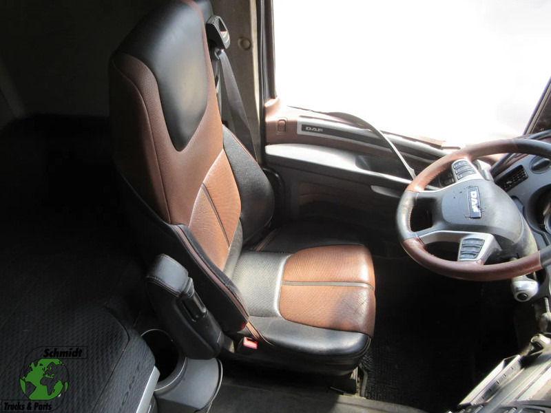 DAF 2109118 // 2109134 LEER LUX STOEL LUCHTGEVEEER RECHTS EN LINKS EURO 6 - Sedaček pro Nákladní auto: obrázek 1 DAF 2109118 // 2109134 LEER LUX STOEL LUCHTGEVEEER RECHTS EN LINKS EURO 6 - Sedaček pro Nákladní auto: obrázek 1
