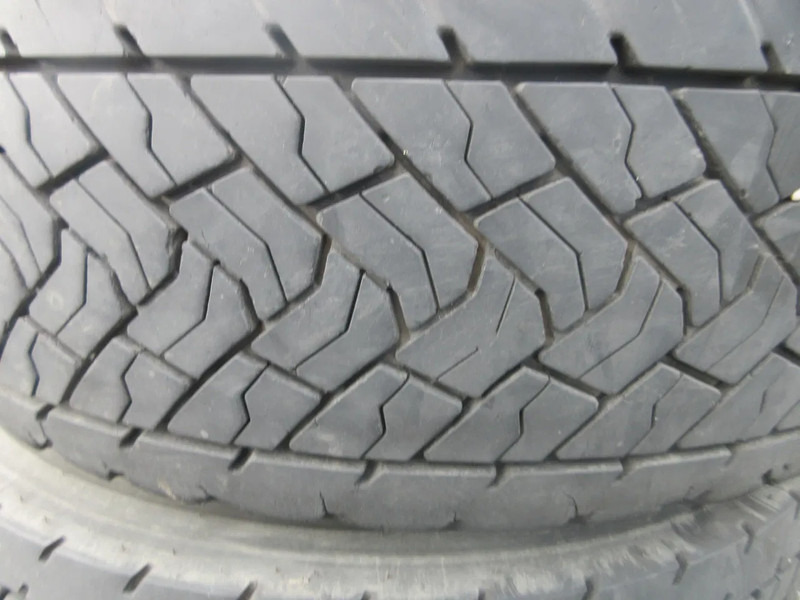 Goodyear 315/ 70 / 22.5 VIER ACHTERBANDEN M+S STAALWIEL PROFIEL 75% - Pneumatiky pro Nákladní auto: obrázek 4 Goodyear 315/ 70 / 22.5 VIER ACHTERBANDEN M+S STAALWIEL PROFIEL 75% - Pneumatiky pro Nákladní auto: obrázek 4