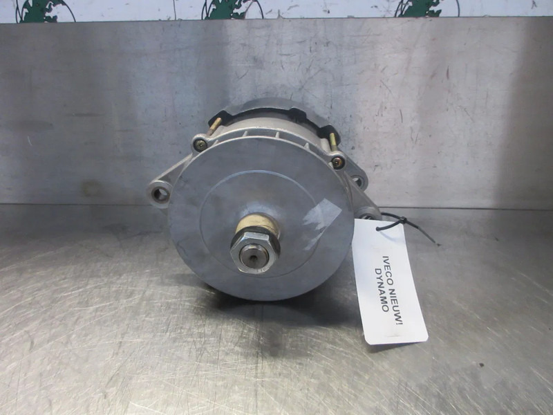 Iveco 0 120 689 524 BOSCH DYNAMO IVECO EURO 2 NIEUWE OP VOORRAAD - Alternátor pro Nákladní auto: obrázek 2 Iveco 0 120 689 524 BOSCH DYNAMO IVECO EURO 2 NIEUWE OP VOORRAAD - Alternátor pro Nákladní auto: obrázek 2