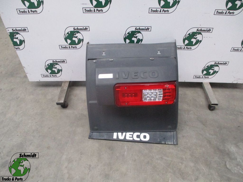 Iveco 5802240296 //41299389/ 41299388 RECHTS LAMP EN SPATBORSMET LED S WAY MODEL 2021 - Zádní svítilna pro Nákladní auto: obrázek 1 Iveco 5802240296 //41299389/ 41299388 RECHTS LAMP EN SPATBORSMET LED S WAY MODEL 2021 - Zádní svítilna pro Nákladní auto: obrázek 1