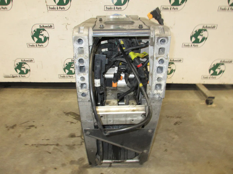 Volvo 23225656 // 24047642 AD BLUE TANK VOLVO FM 330 EURO 6 MODEL 2023 - Palivová nádrž pro Nákladní auto: obrázek 3 Volvo 23225656 // 24047642 AD BLUE TANK VOLVO FM 330 EURO 6 MODEL 2023 - Palivová nádrž pro Nákladní auto: obrázek 3