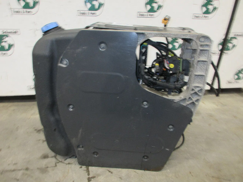 Volvo 23225656 // 24047642 AD BLUE TANK VOLVO FM 330 EURO 6 MODEL 2023 - Palivová nádrž pro Nákladní auto: obrázek 4 Volvo 23225656 // 24047642 AD BLUE TANK VOLVO FM 330 EURO 6 MODEL 2023 - Palivová nádrž pro Nákladní auto: obrázek 4