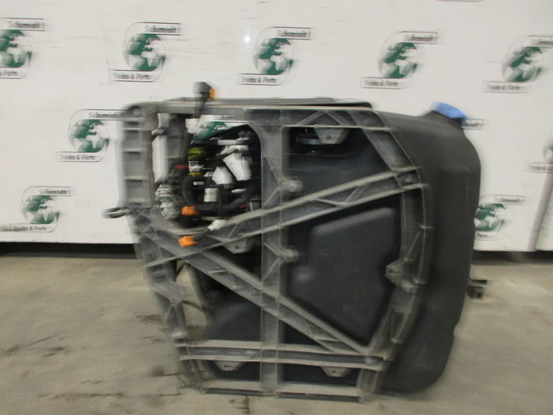 Volvo 23225656 // 24047642 AD BLUE TANK VOLVO FM 330 EURO 6 MODEL 2023 - Palivová nádrž pro Nákladní auto: obrázek 2 Volvo 23225656 // 24047642 AD BLUE TANK VOLVO FM 330 EURO 6 MODEL 2023 - Palivová nádrž pro Nákladní auto: obrázek 2