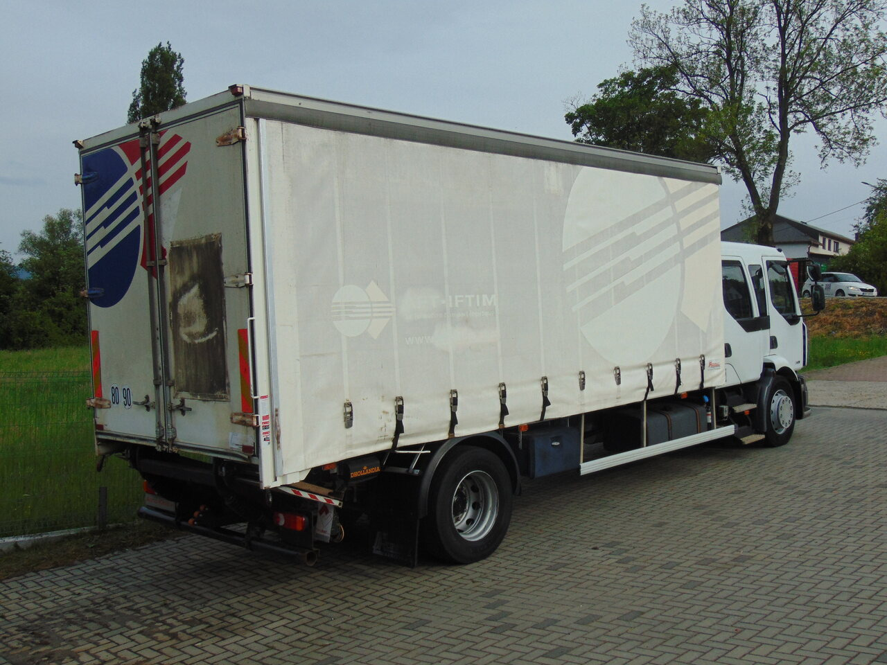 RENAULT Midlum 240DXi - Plachtový nákladní auto: obrázek 4 RENAULT Midlum 240DXi - Plachtový nákladní auto: obrázek 4