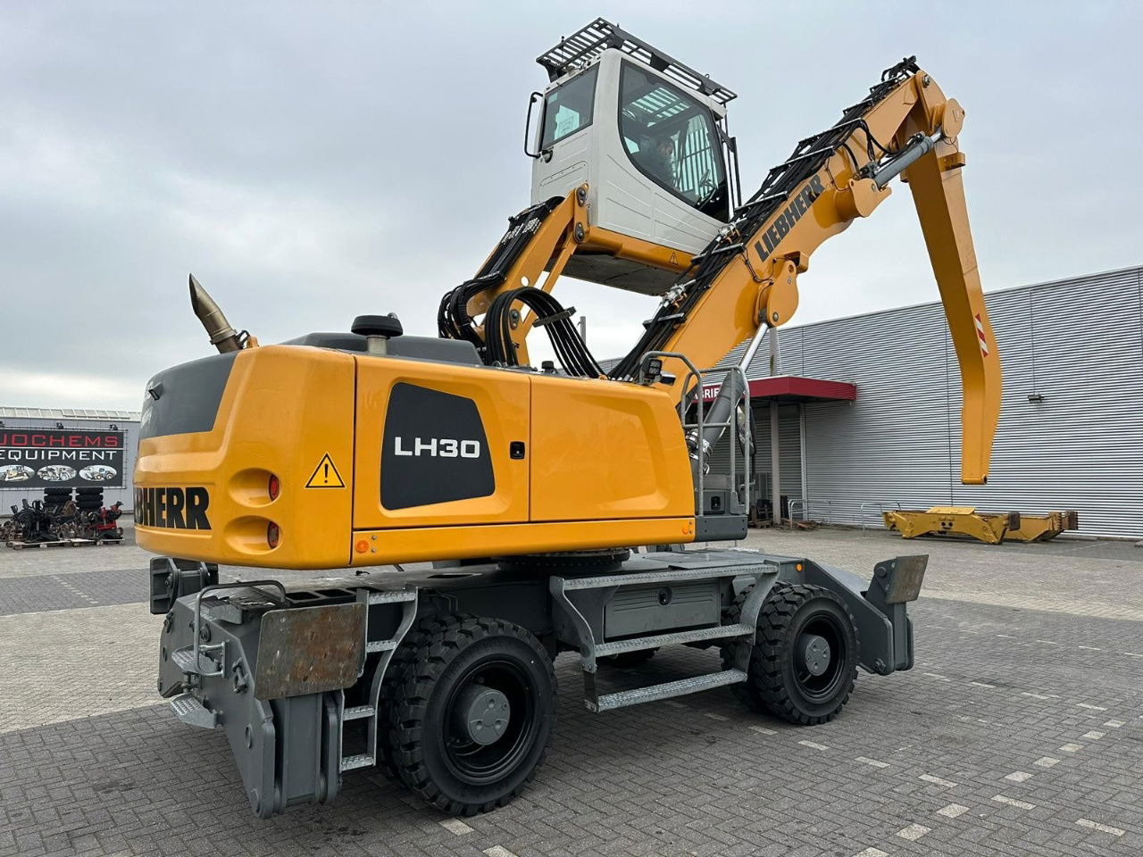 Liebherr LH 30 M - Překládkové rypadlo: obrázek 5 Liebherr LH 30 M - Překládkové rypadlo: obrázek 5