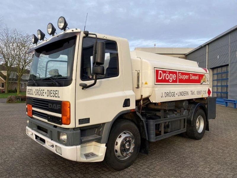 DAF 65CF-240 / FULL STEEL / POMP / 3 COMPARTIMENTS / 8350 LITER / ONLY:25969 KM / EURO-2 / MANUAL / GOOD CONDITION - Cisternové vozidlo: obrázek 1 DAF 65CF-240 / FULL STEEL / POMP / 3 COMPARTIMENTS / 8350 LITER / ONLY:25969 KM / EURO-2 / MANUAL / GOOD CONDITION - Cisternové vozidlo: obrázek 1