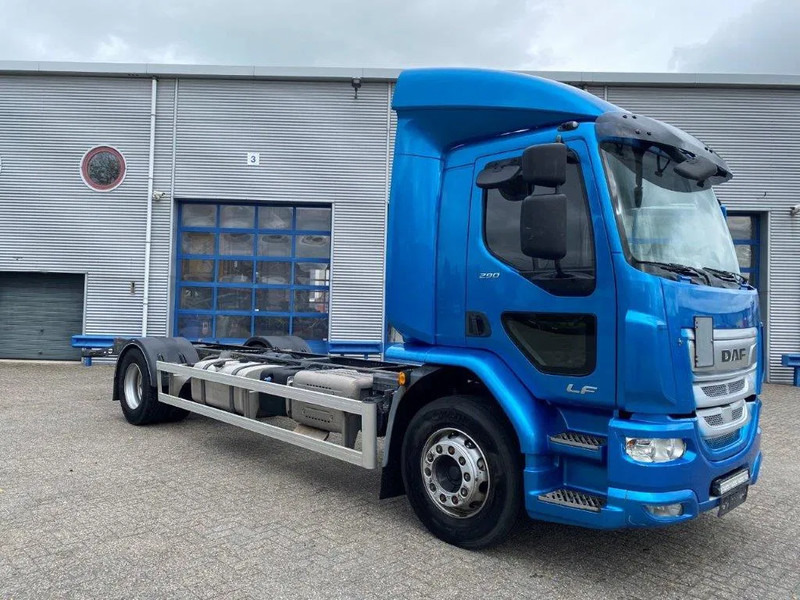 DAF LF290 / ONLY:429873KM / LWDS / GOOD TYRES / AUTOMATIC / EURO-6 / 2018 - Podvozek s kabinou: obrázek 2 DAF LF290 / ONLY:429873KM / LWDS / GOOD TYRES / AUTOMATIC / EURO-6 / 2018 - Podvozek s kabinou: obrázek 2