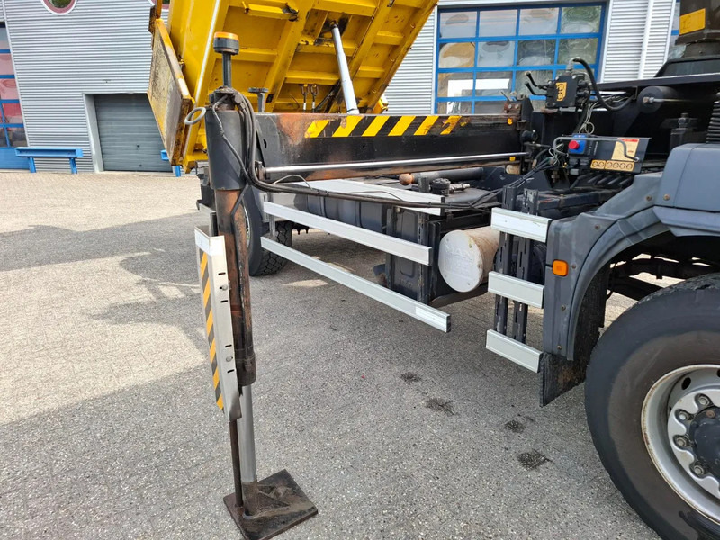 Sklápěč, Auto s hydraulickou rukou MAN TGM 18.250 / 4X4 / NL TRUCK / TUV:30-04-2026 / 118783 KM / HMF 1110 K2 / ROTATOR / GOOD TYRES / FULL-STEEL / DRUM BRAKES / MANUA: obrázek 13 Sklápěč, Auto s hydraulickou rukou MAN TGM 18.250 / 4X4 / NL TRUCK / TUV:30-04-2026 / 118783 KM / HMF 1110 K2 / ROTATOR / GOOD TYRES / FULL-STEEL / DRUM BRAKES / MANUA: obrázek 13