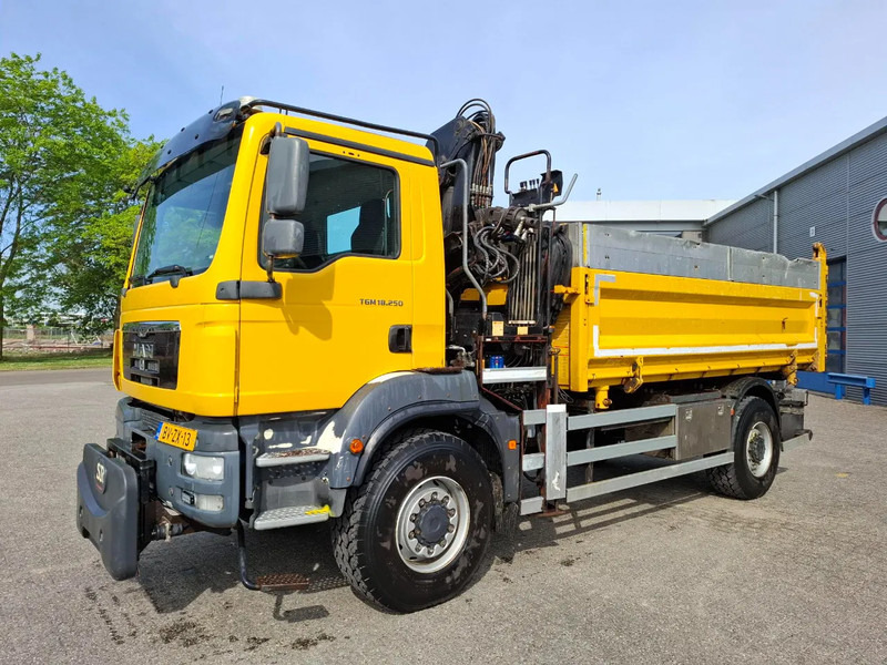MAN TGM 18.250 / 4X4 / NL TRUCK / TUV:30-04-2026 / 118783 KM / HMF 1110 K2 / ROTATOR / GOOD TYRES / FULL-STEEL / DRUM BRAKES / MANUA - Sklápěč, Auto s hydraulickou rukou: obrázek 3 MAN TGM 18.250 / 4X4 / NL TRUCK / TUV:30-04-2026 / 118783 KM / HMF 1110 K2 / ROTATOR / GOOD TYRES / FULL-STEEL / DRUM BRAKES / MANUA - Sklápěč, Auto s hydraulickou rukou: obrázek 3