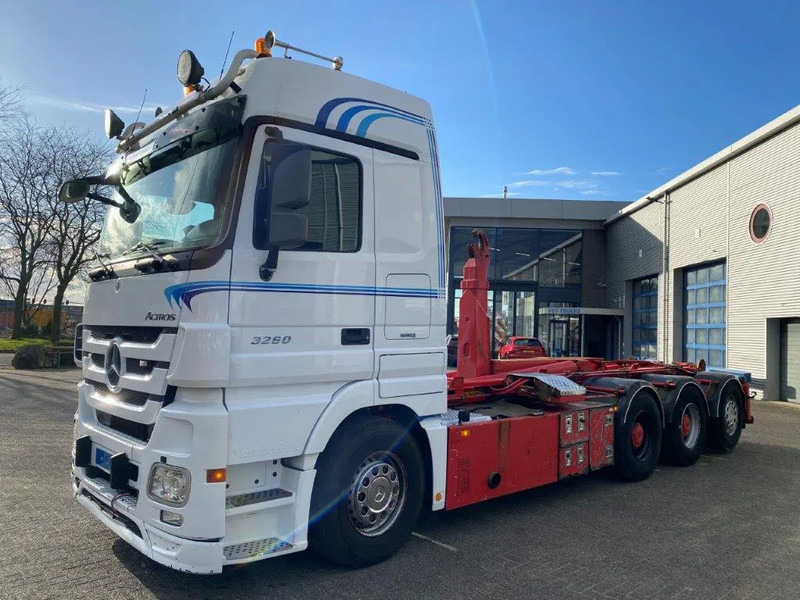 Mercedes-Benz Actros 3260 V8 / 15,9L / 8X4 / BIG AXLE / PALFINGER T26 HOOKLIFT / LIFT+LENKACHSE / FULL-AIR / AIRCO / AUTOMATIC / EURO-5 / 2013 - Hákový nosič kontejnerů: obrázek 3 Mercedes-Benz Actros 3260 V8 / 15,9L / 8X4 / BIG AXLE / PALFINGER T26 HOOKLIFT / LIFT+LENKACHSE / FULL-AIR / AIRCO / AUTOMATIC / EURO-5 / 2013 - Hákový nosič kontejnerů: obrázek 3