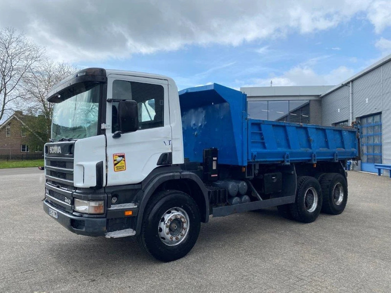 Scania 114-340 / 6X4 / 2 SIDE TIPPER / BIG AXLE / FULL-STEEL / DRUM BRAKES / MANUAL / 1999 - Sklápěč: obrázek 1 Scania 114-340 / 6X4 / 2 SIDE TIPPER / BIG AXLE / FULL-STEEL / DRUM BRAKES / MANUAL / 1999 - Sklápěč: obrázek 1