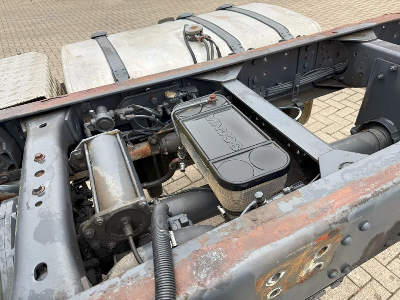 Podvozek s kabinou Scania 124-420 / ENGINE RUNNING / RETARDER / BIG AXLE / FULL-STEEL / ONLY: 540918 KM / OLD TACHO / AIRCO / MANUAL / EURO-3 / 2002: obrázek 13 Podvozek s kabinou Scania 124-420 / ENGINE RUNNING / RETARDER / BIG AXLE / FULL-STEEL / ONLY: 540918 KM / OLD TACHO / AIRCO / MANUAL / EURO-3 / 2002: obrázek 13