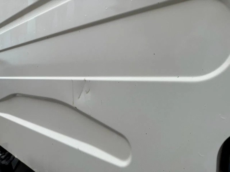 Podvozek s kabinou Scania 124-420 / ENGINE RUNNING / RETARDER / BIG AXLE / FULL-STEEL / ONLY: 540918 KM / OLD TACHO / AIRCO / MANUAL / EURO-3 / 2002: obrázek 10 Podvozek s kabinou Scania 124-420 / ENGINE RUNNING / RETARDER / BIG AXLE / FULL-STEEL / ONLY: 540918 KM / OLD TACHO / AIRCO / MANUAL / EURO-3 / 2002: obrázek 10