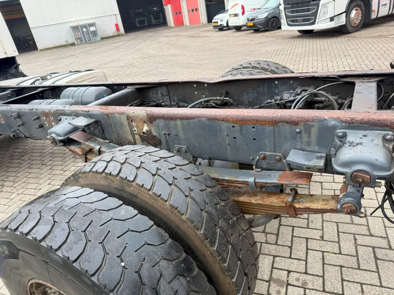 Podvozek s kabinou Scania 124-420 / ENGINE RUNNING / RETARDER / BIG AXLE / FULL-STEEL / ONLY: 540918 KM / OLD TACHO / AIRCO / MANUAL / EURO-3 / 2002: obrázek 15 Podvozek s kabinou Scania 124-420 / ENGINE RUNNING / RETARDER / BIG AXLE / FULL-STEEL / ONLY: 540918 KM / OLD TACHO / AIRCO / MANUAL / EURO-3 / 2002: obrázek 15