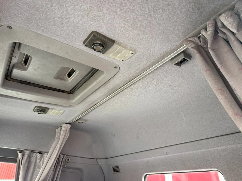 Podvozek s kabinou Scania 124-420 / ENGINE RUNNING / RETARDER / BIG AXLE / FULL-STEEL / ONLY: 540918 KM / OLD TACHO / AIRCO / MANUAL / EURO-3 / 2002: obrázek 20 Podvozek s kabinou Scania 124-420 / ENGINE RUNNING / RETARDER / BIG AXLE / FULL-STEEL / ONLY: 540918 KM / OLD TACHO / AIRCO / MANUAL / EURO-3 / 2002: obrázek 20