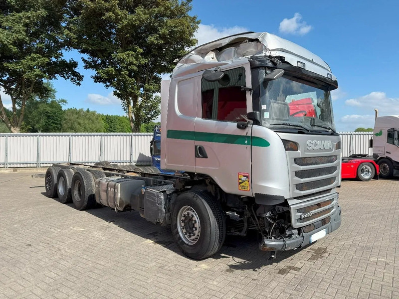 Scania R490 / 8X4 / ENGINE RUNNING / RETARDER / 9 TON FRONT AXLE / LIFT+LENKACHSE / AUTOMATIC / EURO-6 / 2017 - Podvozek s kabinou: obrázek 2 Scania R490 / 8X4 / ENGINE RUNNING / RETARDER / 9 TON FRONT AXLE / LIFT+LENKACHSE / AUTOMATIC / EURO-6 / 2017 - Podvozek s kabinou: obrázek 2