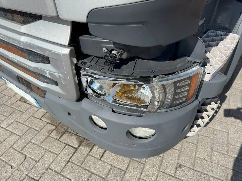 Scania R490 / 8X4 / ENGINE RUNNING / RETARDER / 9 TON FRONT AXLE / LIFT+LENKACHSE / AUTOMATIC / EURO-6 / 2017 - Podvozek s kabinou: obrázek 5 Scania R490 / 8X4 / ENGINE RUNNING / RETARDER / 9 TON FRONT AXLE / LIFT+LENKACHSE / AUTOMATIC / EURO-6 / 2017 - Podvozek s kabinou: obrázek 5