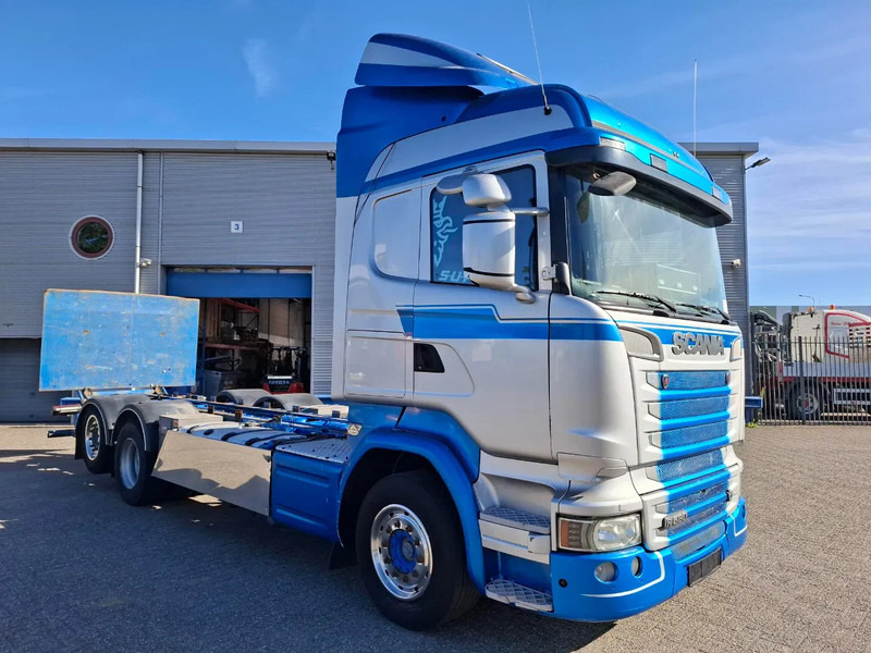 Scania R580 V8 / RETARDER / LIFT+LENKACHSE / FULL-AIR / PLATFORM 2000 KG / LEATHER / AIRCO / AUTOMATIC / EURO-6 / 2015 - Podvozek s kabinou: obrázek 2 Scania R580 V8 / RETARDER / LIFT+LENKACHSE / FULL-AIR / PLATFORM 2000 KG / LEATHER / AIRCO / AUTOMATIC / EURO-6 / 2015 - Podvozek s kabinou: obrázek 2