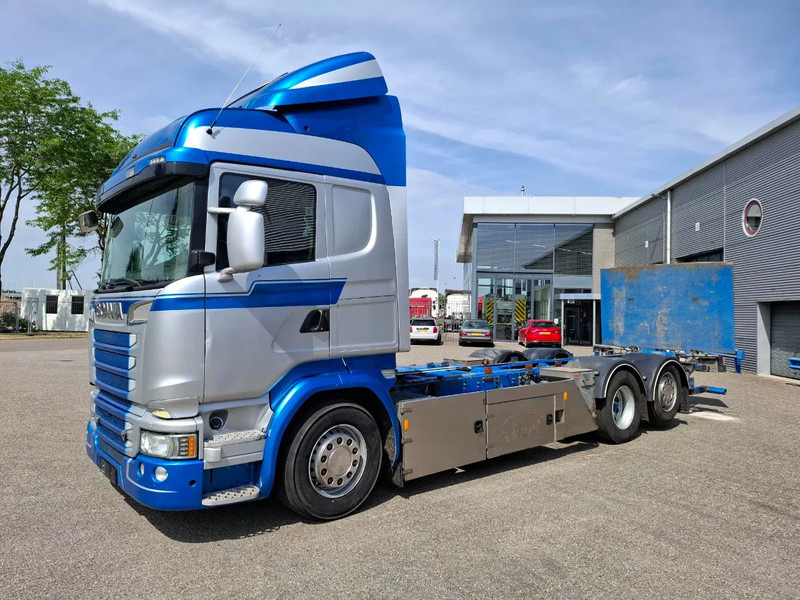 Scania R580 V8 / RETARDER / LIFT+LENKACHSE / FULL-AIR / PLATFORM 2000 KG / NAVI / LEATHER / AIRCO / AUTOMATIC / EURO-6 / 2014 - Podvozek s kabinou: obrázek 1 Scania R580 V8 / RETARDER / LIFT+LENKACHSE / FULL-AIR / PLATFORM 2000 KG / NAVI / LEATHER / AIRCO / AUTOMATIC / EURO-6 / 2014 - Podvozek s kabinou: obrázek 1