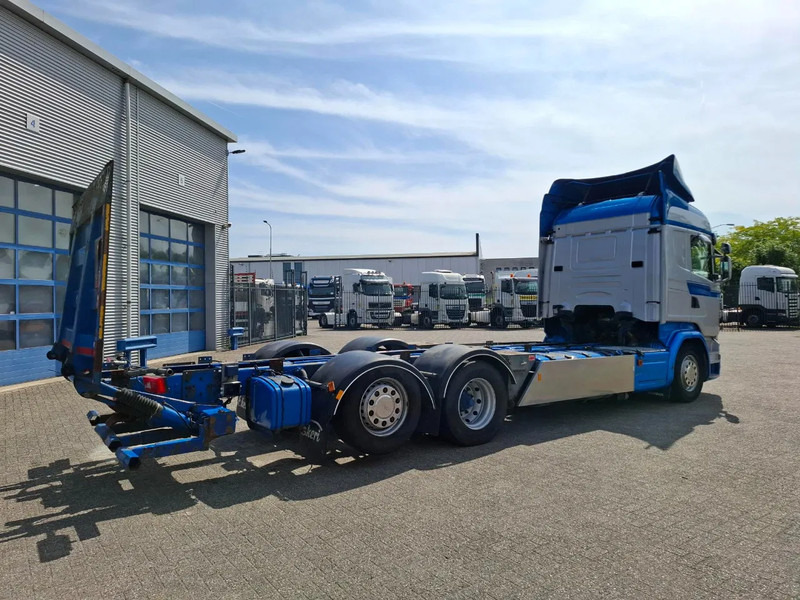 Scania R580 V8 / RETARDER / LIFT+LENKACHSE / FULL-AIR / PLATFORM 2000 KG / NAVI / LEATHER / AIRCO / AUTOMATIC / EURO-6 / 2014 - Podvozek s kabinou: obrázek 5 Scania R580 V8 / RETARDER / LIFT+LENKACHSE / FULL-AIR / PLATFORM 2000 KG / NAVI / LEATHER / AIRCO / AUTOMATIC / EURO-6 / 2014 - Podvozek s kabinou: obrázek 5