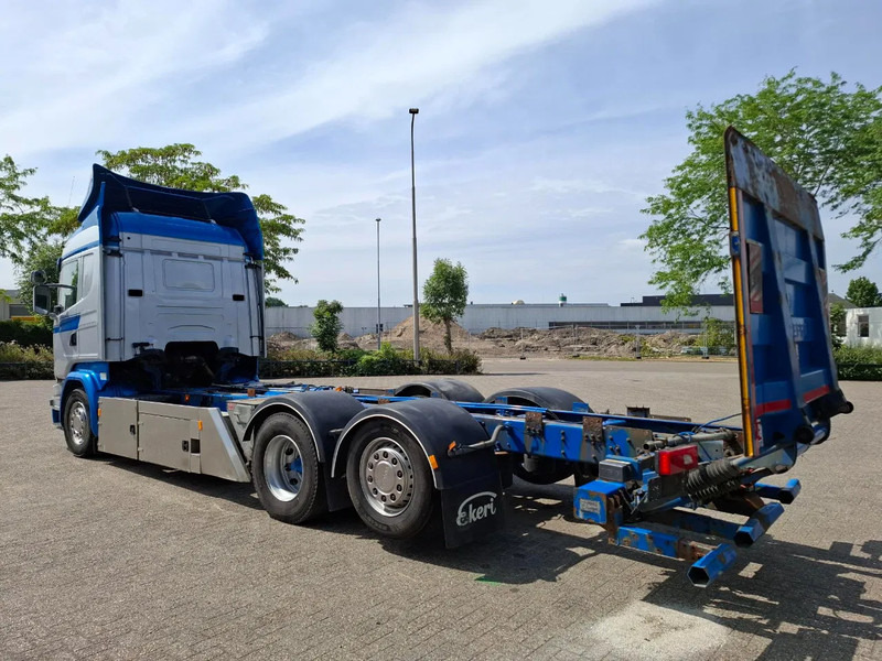 Scania R580 V8 / RETARDER / LIFT+LENKACHSE / FULL-AIR / PLATFORM 2000 KG / NAVI / LEATHER / AIRCO / AUTOMATIC / EURO-6 / 2014 - Podvozek s kabinou: obrázek 3 Scania R580 V8 / RETARDER / LIFT+LENKACHSE / FULL-AIR / PLATFORM 2000 KG / NAVI / LEATHER / AIRCO / AUTOMATIC / EURO-6 / 2014 - Podvozek s kabinou: obrázek 3