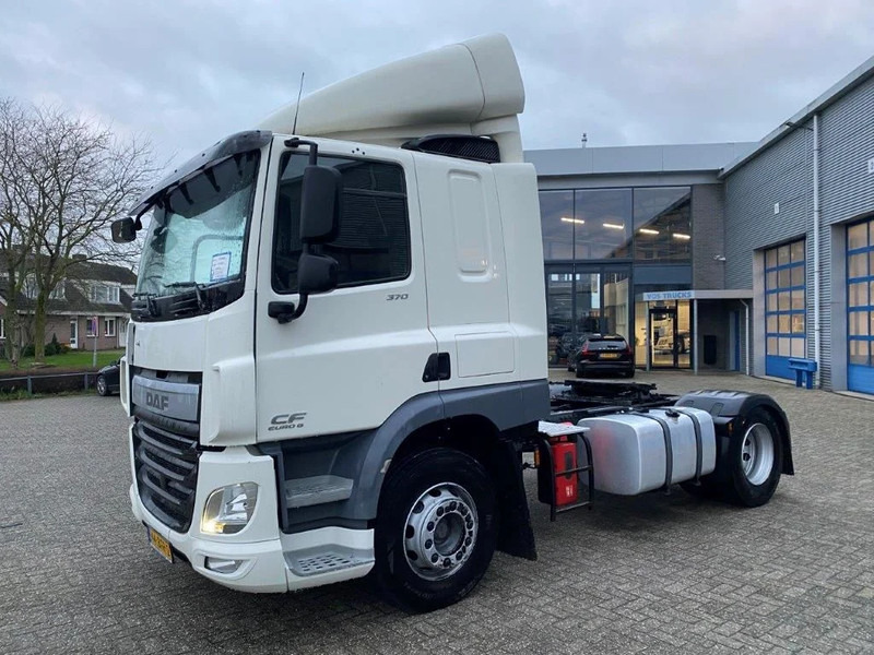 DAF CF370 / NICE CLEAN NL TRUCK / TYRES 80% / AUTOMATIC / EURO-6 / 2015 - Tahač: obrázek 1 DAF CF370 / NICE CLEAN NL TRUCK / TYRES 80% / AUTOMATIC / EURO-6 / 2015 - Tahač: obrázek 1