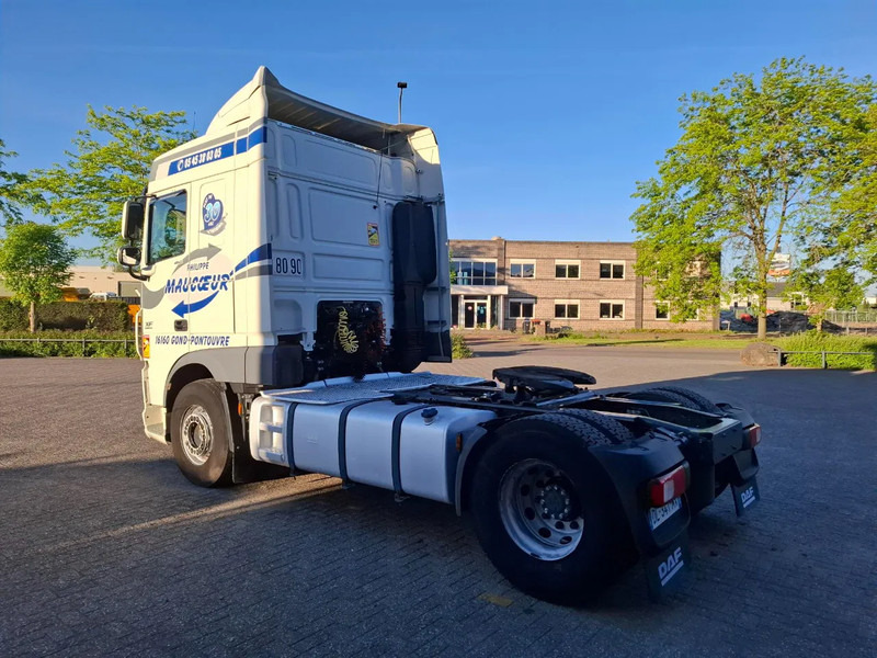 DAF XF106-460 / INTARDER / DEB / MANUAL / AIRCO / CLEAN TRUCK / EURO-6 / 2014 - Tahač: obrázek 3 DAF XF106-460 / INTARDER / DEB / MANUAL / AIRCO / CLEAN TRUCK / EURO-6 / 2014 - Tahač: obrázek 3