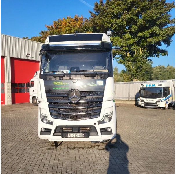 Mercedes-Benz ACTROS 1863 / ENGINE RUNNING / RETARDER / PARK-COOL /HYDRAULICS / ONLY: 268593KM / GIGA-SPACE / MIRRORCAM / AUTOMATIC / EURO-6 / - Tahač: obrázek 3 Mercedes-Benz ACTROS 1863 / ENGINE RUNNING / RETARDER / PARK-COOL /HYDRAULICS / ONLY: 268593KM / GIGA-SPACE / MIRRORCAM / AUTOMATIC / EURO-6 / - Tahač: obrázek 3