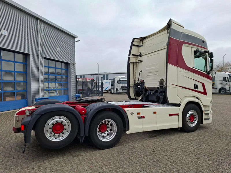 Scania NGS S650 V8 / RETARDER / 633397 KM / 9 TON FRONT AXELE / FULL-AIR / INLINER / FULL SPOILER / LEATHER / ALCOA / NAVI / FRIDGE / E - Tahač: obrázek 5 Scania NGS S650 V8 / RETARDER / 633397 KM / 9 TON FRONT AXELE / FULL-AIR / INLINER / FULL SPOILER / LEATHER / ALCOA / NAVI / FRIDGE / E - Tahač: obrázek 5