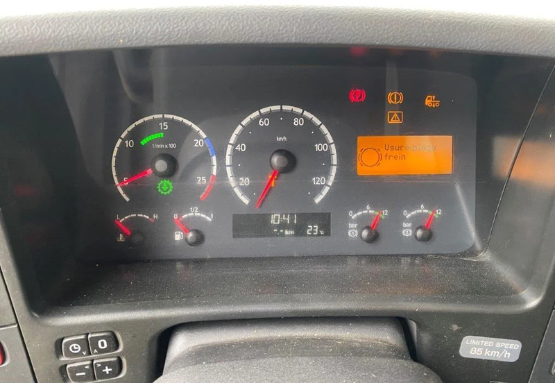 Tahač Scania R420 / RETARDER / HYDRAULICS / NO ADBLUE / MANUAL / EURO-3 / 2005: obrázek 17 Tahač Scania R420 / RETARDER / HYDRAULICS / NO ADBLUE / MANUAL / EURO-3 / 2005: obrázek 17