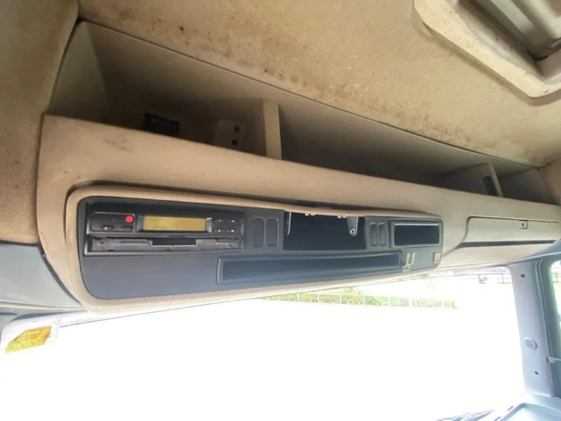 Tahač Scania R420 / RETARDER / HYDRAULICS / NO ADBLUE / MANUAL / EURO-3 / 2005: obrázek 20 Tahač Scania R420 / RETARDER / HYDRAULICS / NO ADBLUE / MANUAL / EURO-3 / 2005: obrázek 20