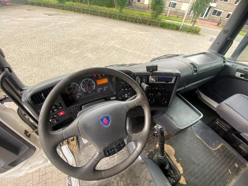 Tahač Scania R420 / RETARDER / HYDRAULICS / NO ADBLUE / MANUAL / EURO-3 / 2005: obrázek 14 Tahač Scania R420 / RETARDER / HYDRAULICS / NO ADBLUE / MANUAL / EURO-3 / 2005: obrázek 14