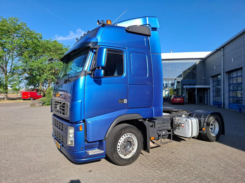 Volvo FH13-400 / HYDRAULICS / NL TRUCK / TUV:14-09-2025 / GLOBETROTTER / FRIGDE / AIRCO / AUTOMATIC / EURO-5 / 2006 - Tahač: obrázek 1 Volvo FH13-400 / HYDRAULICS / NL TRUCK / TUV:14-09-2025 / GLOBETROTTER / FRIGDE / AIRCO / AUTOMATIC / EURO-5 / 2006 - Tahač: obrázek 1