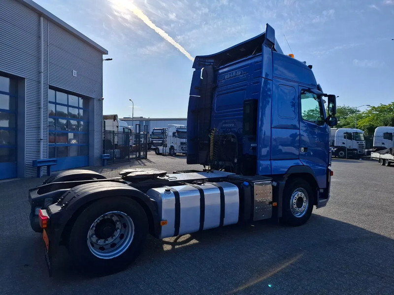 Volvo FH13-400 / HYDRAULICS / NL TRUCK / TUV:14-09-2025 / GLOBETROTTER / FRIGDE / AIRCO / AUTOMATIC / EURO-5 / 2006 - Tahač: obrázek 5 Volvo FH13-400 / HYDRAULICS / NL TRUCK / TUV:14-09-2025 / GLOBETROTTER / FRIGDE / AIRCO / AUTOMATIC / EURO-5 / 2006 - Tahač: obrázek 5
