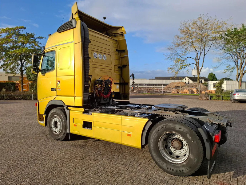 Volvo FH13-480 / VEB / HYDRAULICS / TUV:13-03-2026 / FRIDGE / GOOD CONDITION / SIDESKIRTS / MANUAL / EURO-3 / 2006 - Tahač: obrázek 3 Volvo FH13-480 / VEB / HYDRAULICS / TUV:13-03-2026 / FRIDGE / GOOD CONDITION / SIDESKIRTS / MANUAL / EURO-3 / 2006 - Tahač: obrázek 3