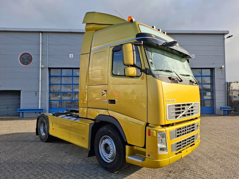 Volvo FH13-480 / VEB / HYDRAULICS / TUV:13-03-2026 / FRIDGE / GOOD CONDITION / SIDESKIRTS / MANUAL / EURO-3 / 2006 - Tahač: obrázek 2 Volvo FH13-480 / VEB / HYDRAULICS / TUV:13-03-2026 / FRIDGE / GOOD CONDITION / SIDESKIRTS / MANUAL / EURO-3 / 2006 - Tahač: obrázek 2