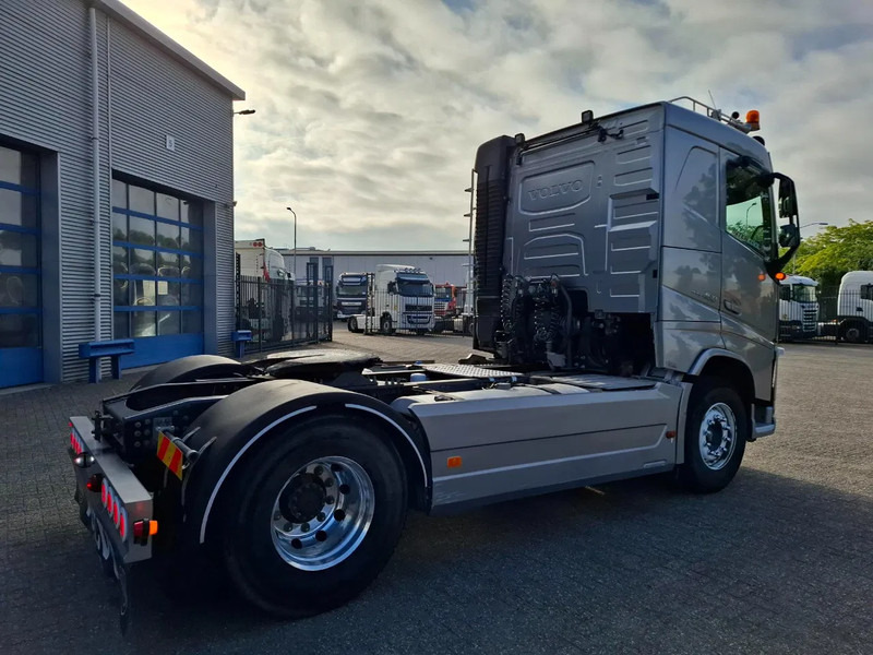 Volvo FH4-460 / HYDRAULICS / VEB+ / TUV:21-08-2025 / FRIDGE / AUTOMATIC / EURO-6 / 2015 - Tahač: obrázek 5 Volvo FH4-460 / HYDRAULICS / VEB+ / TUV:21-08-2025 / FRIDGE / AUTOMATIC / EURO-6 / 2015 - Tahač: obrázek 5