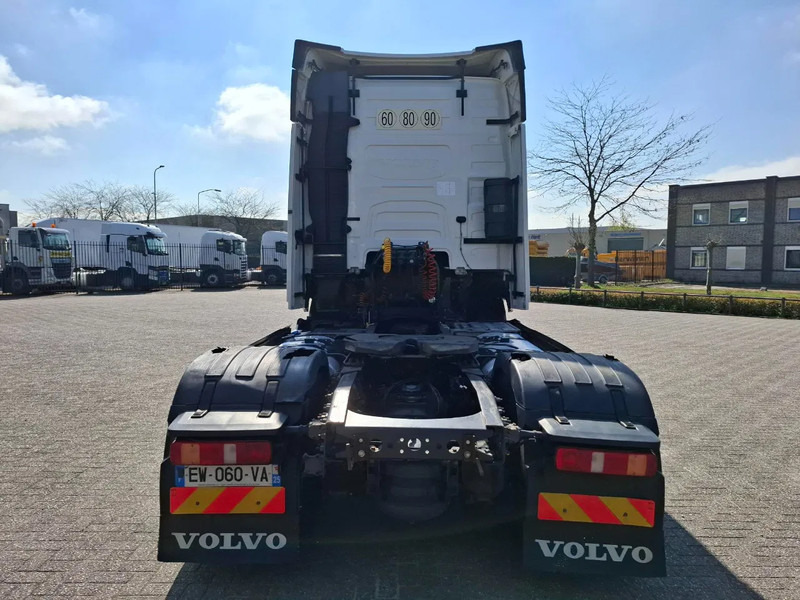 Volvo FH4-460 / VEB+ / DOUBLE TANK / FRIDGE / AUTOMATIC / EURO-6 / 2018 - Tahač: obrázek 4 Volvo FH4-460 / VEB+ / DOUBLE TANK / FRIDGE / AUTOMATIC / EURO-6 / 2018 - Tahač: obrázek 4