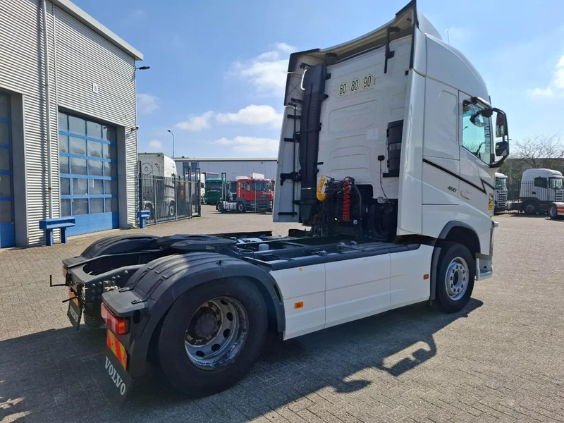 Volvo FH4-460 / VEB+ / DOUBLE TANK / FRIDGE / AUTOMATIC / EURO-6 / 2018 - Tahač: obrázek 5 Volvo FH4-460 / VEB+ / DOUBLE TANK / FRIDGE / AUTOMATIC / EURO-6 / 2018 - Tahač: obrázek 5