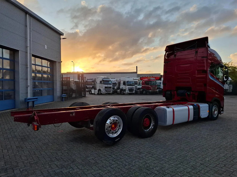 Volvo FH16-750 / BIG AXLE / VEB+ / ONLY:679711 KM / TECHNICAL 70TON / 9TON FRONT AXLE / INLINER / FULL-AIR / AUTOMATIC / EURO-6 / 2018 - Podvozek s kabinou: obrázek 5 Volvo FH16-750 / BIG AXLE / VEB+ / ONLY:679711 KM / TECHNICAL 70TON / 9TON FRONT AXLE / INLINER / FULL-AIR / AUTOMATIC / EURO-6 / 2018 - Podvozek s kabinou: obrázek 5