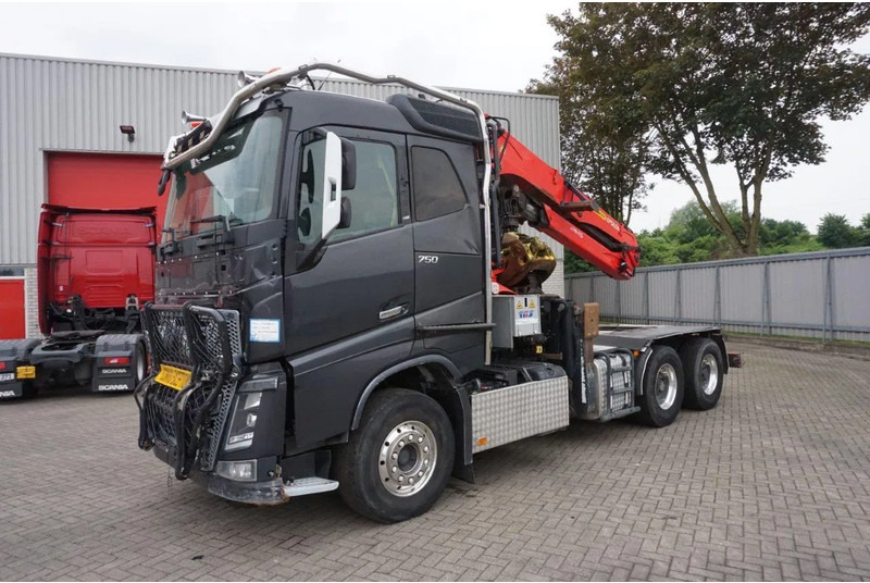 Volvo FH16-750 / ENGINE RUNNING / 6x4 / RETARDER / BIG AXLE / VEB+ / PALFINGER FD250 / EURO-6 / 2016 - Lesovůz, Auto s hydraulickou rukou: obrázek 2 Volvo FH16-750 / ENGINE RUNNING / 6x4 / RETARDER / BIG AXLE / VEB+ / PALFINGER FD250 / EURO-6 / 2016 - Lesovůz, Auto s hydraulickou rukou: obrázek 2