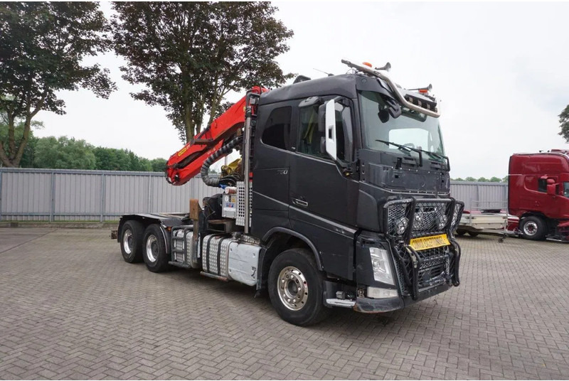 Volvo FH16-750 / ENGINE RUNNING / 6x4 / RETARDER / BIG AXLE / VEB+ / PALFINGER FD250 / EURO-6 / 2016 - Lesovůz, Auto s hydraulickou rukou: obrázek 3 Volvo FH16-750 / ENGINE RUNNING / 6x4 / RETARDER / BIG AXLE / VEB+ / PALFINGER FD250 / EURO-6 / 2016 - Lesovůz, Auto s hydraulickou rukou: obrázek 3