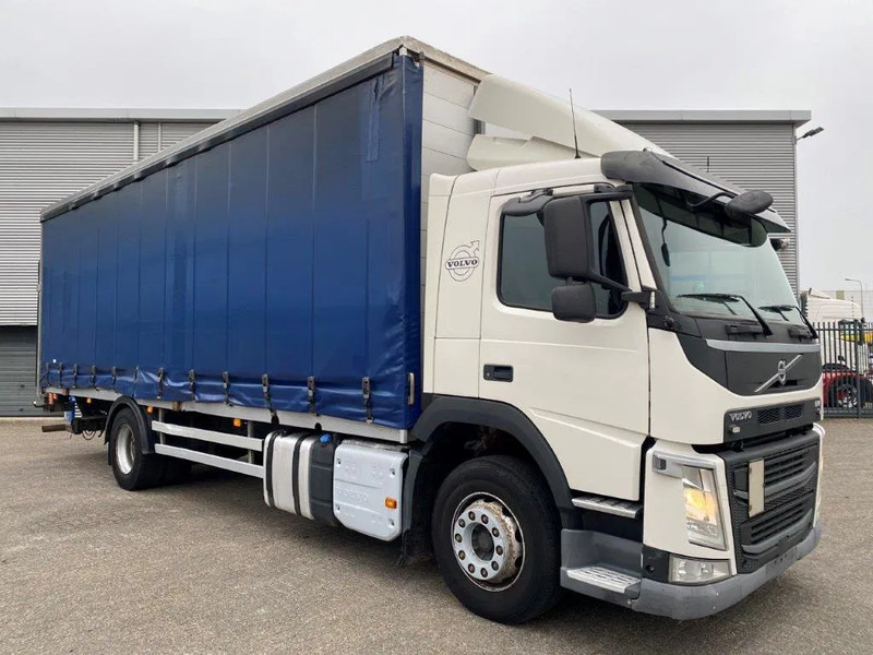Volvo FM11-330 / LOW KM'S:472120 KM / LWDS / FULL-AIR / NAVI / CURTAIN SAILS / PLATFORM 2500KG / AUTOMATIC / EURO-6 / 2016 - Plachtový nákladní auto: obrázek 2 Volvo FM11-330 / LOW KM'S:472120 KM / LWDS / FULL-AIR / NAVI / CURTAIN SAILS / PLATFORM 2500KG / AUTOMATIC / EURO-6 / 2016 - Plachtový nákladní auto: obrázek 2