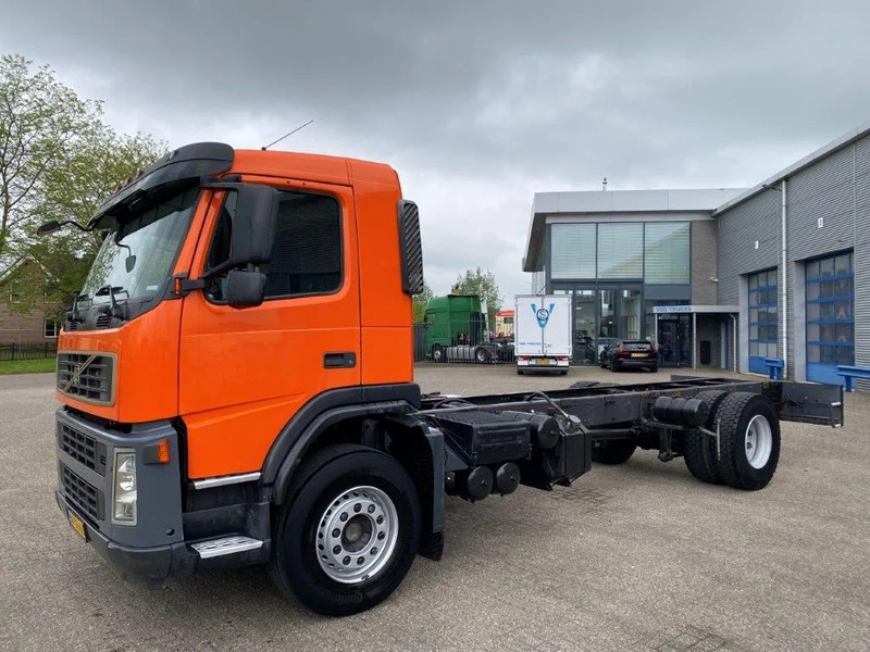 Volvo FM9-260 / HYDRAULICS / NL TRUCK / AUTOMATIC / EURO-3 / 2005 - Podvozek s kabinou: obrázek 1 Volvo FM9-260 / HYDRAULICS / NL TRUCK / AUTOMATIC / EURO-3 / 2005 - Podvozek s kabinou: obrázek 1