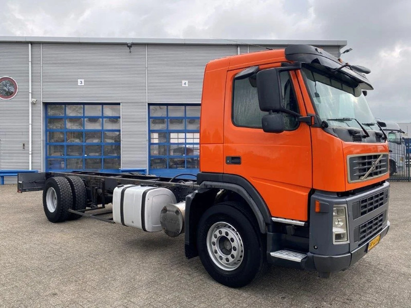 Volvo FM9-260 / HYDRAULICS / NL TRUCK / AUTOMATIC / EURO-3 / 2005 - Podvozek s kabinou: obrázek 2 Volvo FM9-260 / HYDRAULICS / NL TRUCK / AUTOMATIC / EURO-3 / 2005 - Podvozek s kabinou: obrázek 2