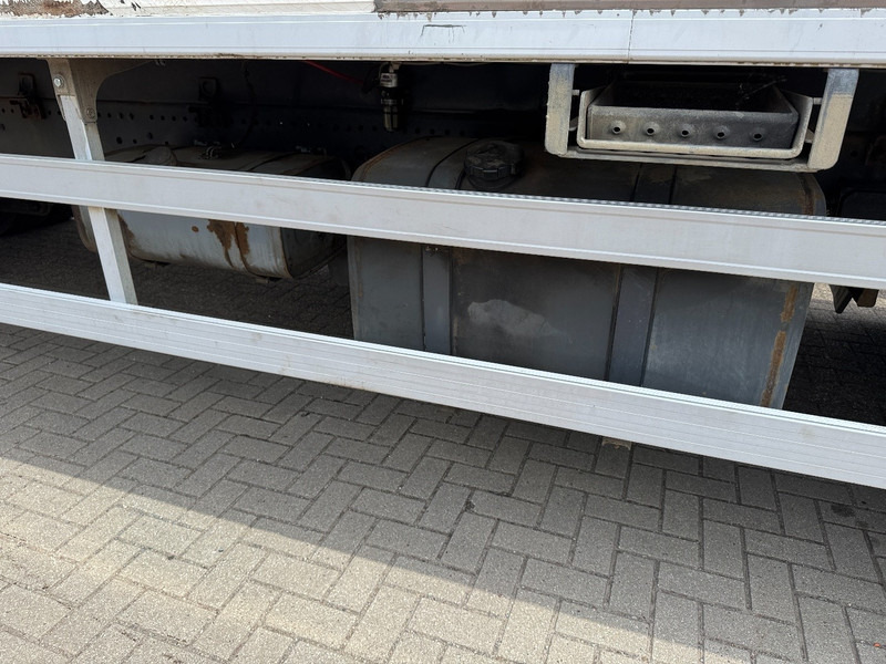 Chladírenský nákladní automobil Mercedes-Benz Axor 1928, Chereau, Carrier 850 Easy Cold, Taillift: obrázek 15