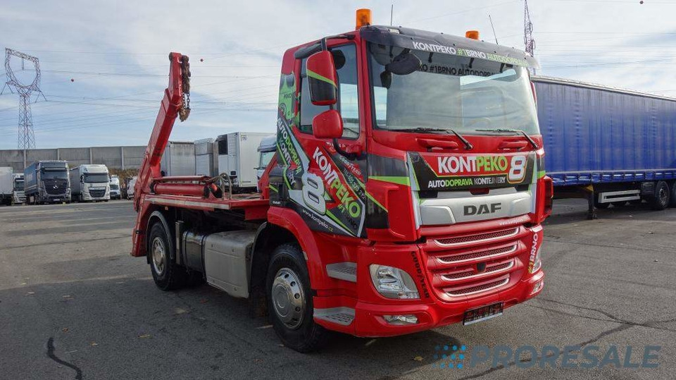 DAF CF 370 FA Day Cab EURO 6 řetězový nosič kontejnerů AK12 - Ramenový nosič kontajnerov: obrázek 1 DAF CF 370 FA Day Cab EURO 6 řetězový nosič kontejnerů AK12 - Ramenový nosič kontajnerov: obrázek 1