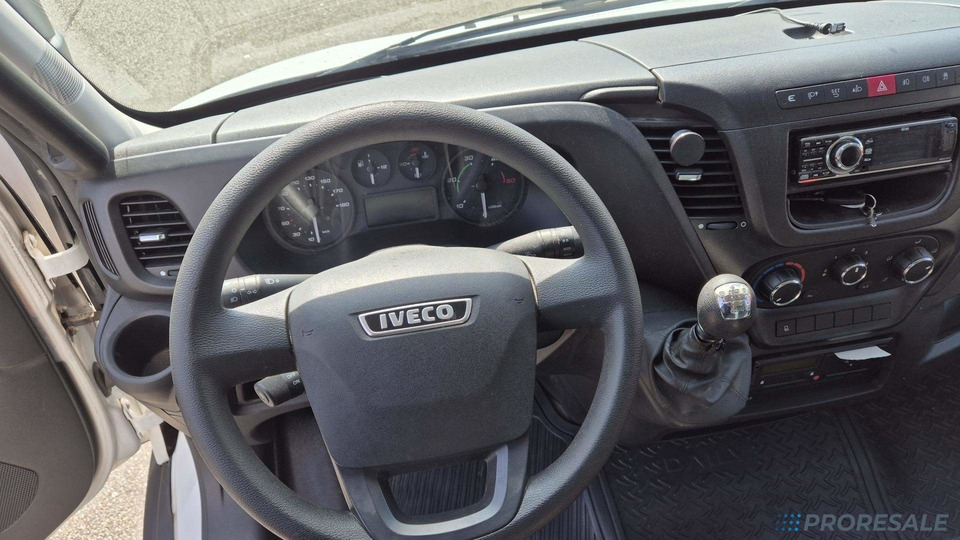 IVECO DAILY 70C17 EURO 6 - valník s plachtou + hydraulické čelo ZEPRO - Plachtový nákladní auto: obrázek 5 IVECO DAILY 70C17 EURO 6 - valník s plachtou + hydraulické čelo ZEPRO - Plachtový nákladní auto: obrázek 5