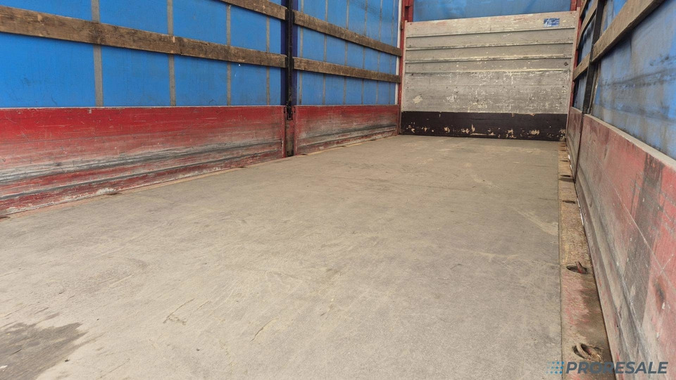IVECO EUROCARGO ML 140E28 EURO 5 - valník s plachtou + hydraulické čelo 1,5 t - Plachtový nákladní auto: obrázek 4 IVECO EUROCARGO ML 140E28 EURO 5 - valník s plachtou + hydraulické čelo 1,5 t - Plachtový nákladní auto: obrázek 4
